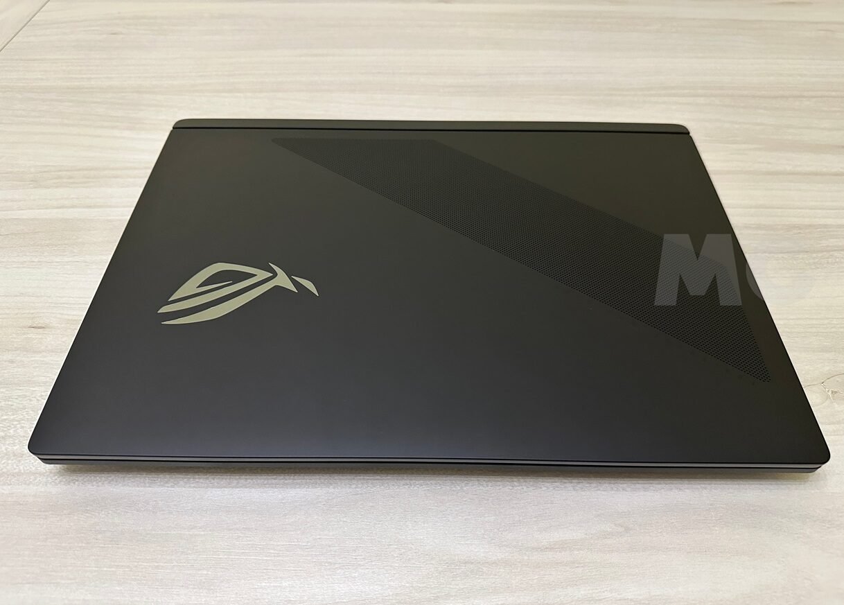 ASUS-ROG-Strix-SCAR-18-2025-28