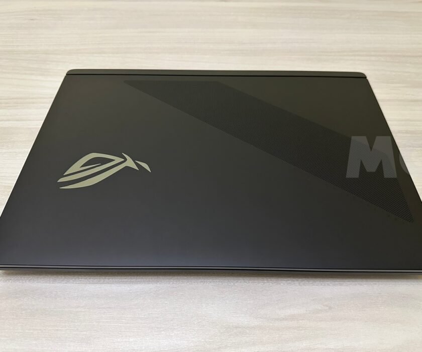 ASUS-ROG-Strix-SCAR-18-2025-28