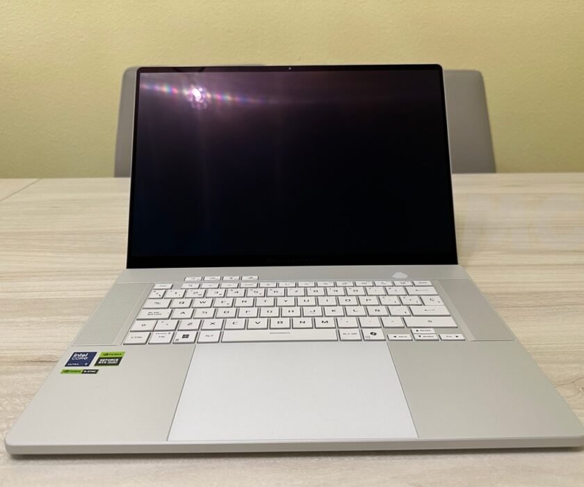 ASUS-ROG-Zephyrus-G16-2025-7