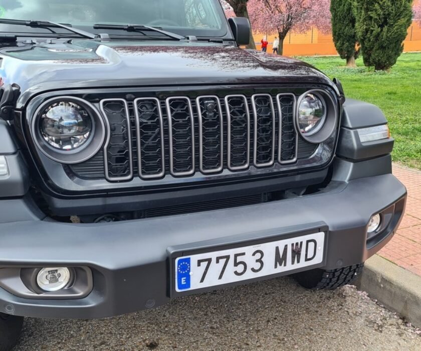 Jeep-Wrangler-Sahara-2025-00023