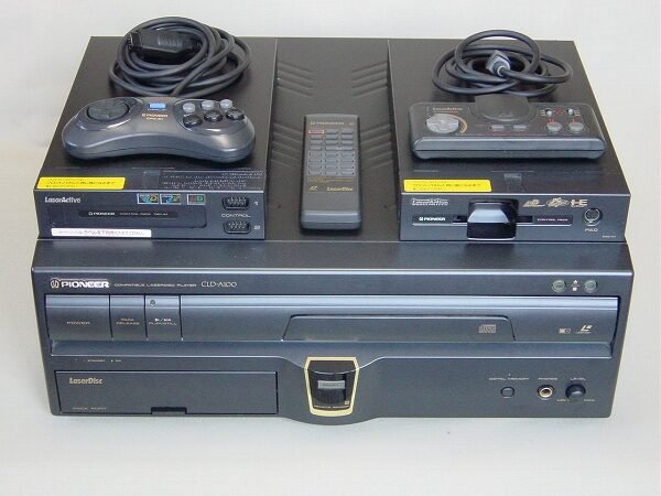 Pioneer-LaserActive-con-los-modulos