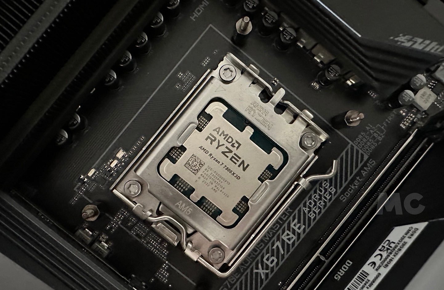 Procesador-Ryzen-7-7800X3D-combo-tarjeta-grafica