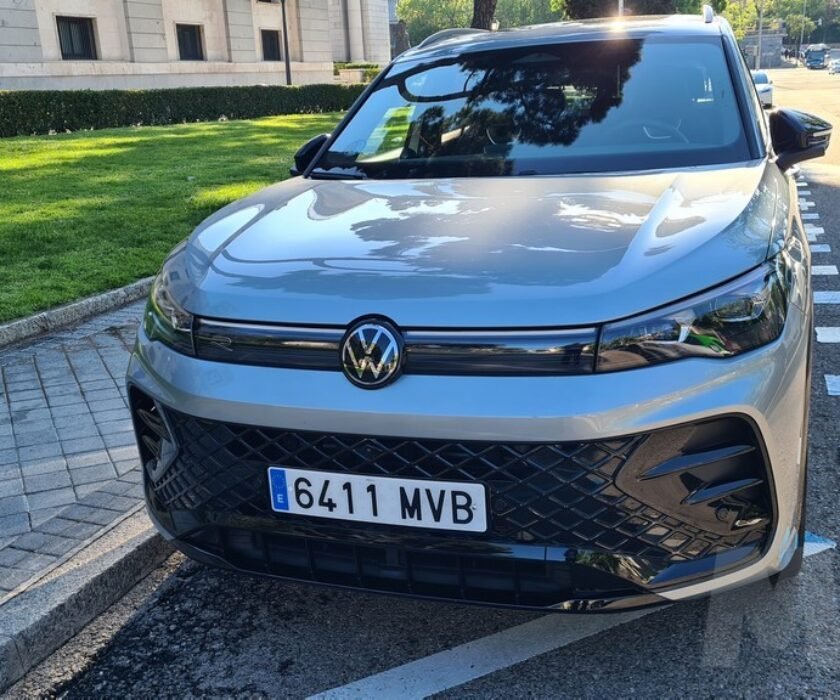 Volkswagen-TIguan-Ehybrid-2025-00002