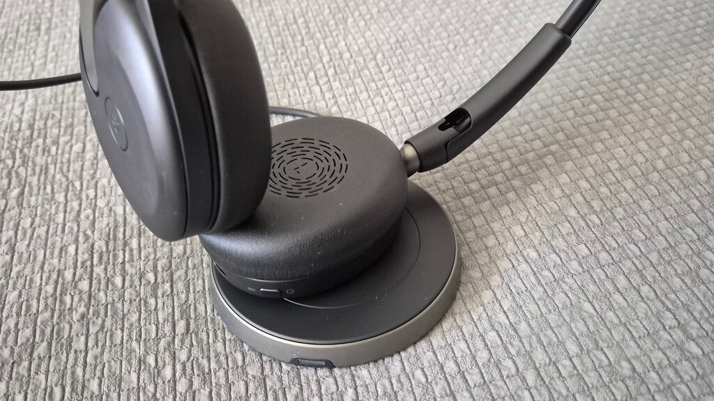 Jabra-Evolve2-65-Flex-00008