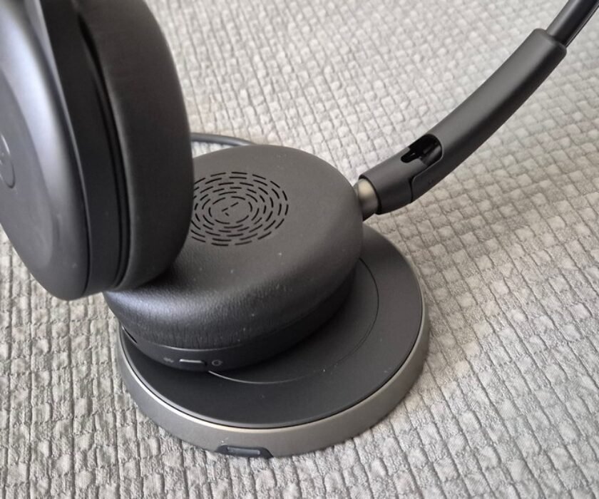 Jabra-Evolve2-65-Flex-00008