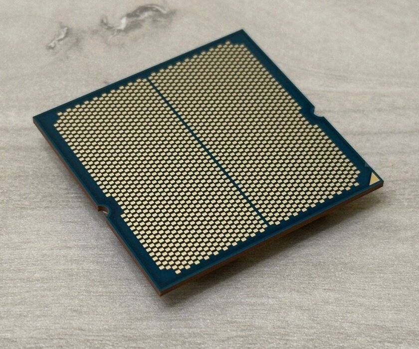 Ryzen-7-9700X-contactos